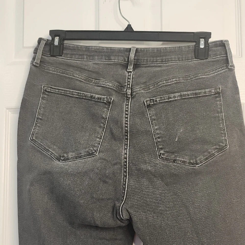 Old Navy Charcoal Distressed Cropped Jeans - Picture 9 of 13